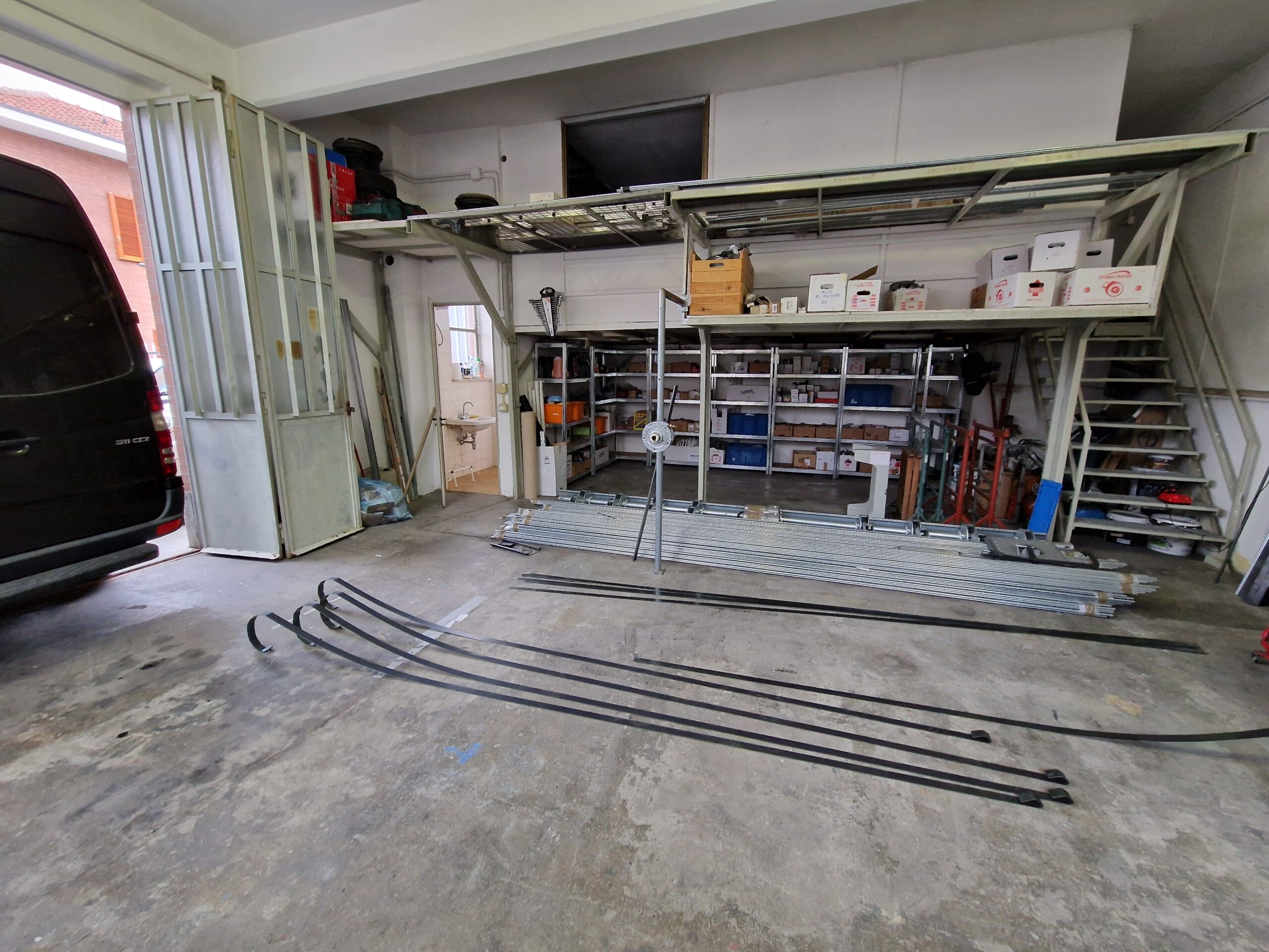 Interno officina in La Barca